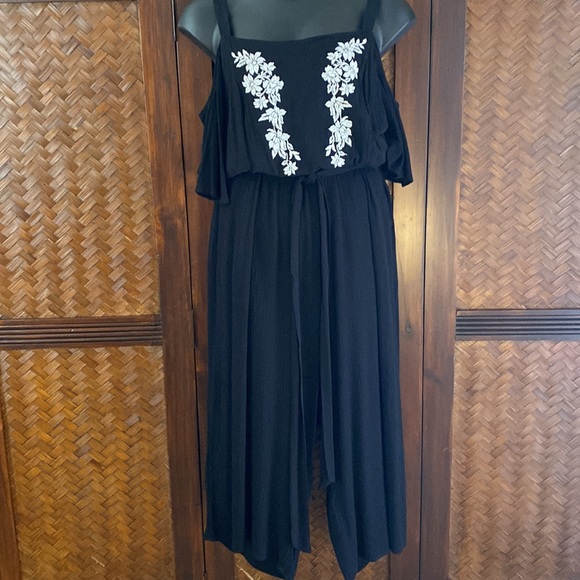 CITY CHIC - Off-Shoulder Jumpsuit L-20W